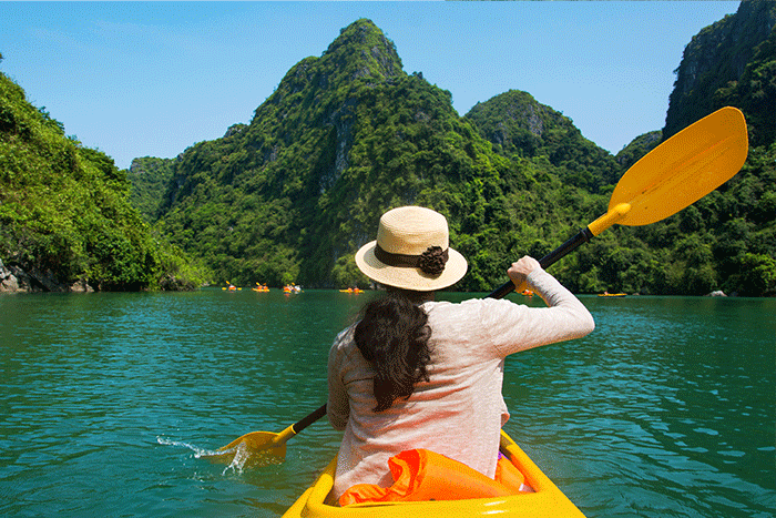 Kayaking on the the gulf of Bai Tu Long